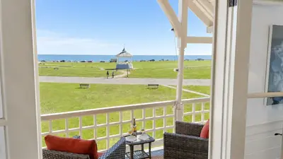 61 Ocean Avenue, Unit 4, Oak Bluffs MA — view 2