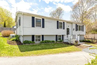 10 Albert Road, Bourne MA