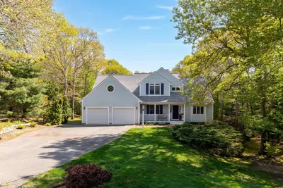 5 Summerwind Lane, Falmouth MA