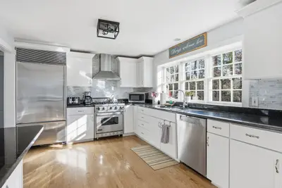 578 Huckins Neck Road, Barnstable MA — view 4