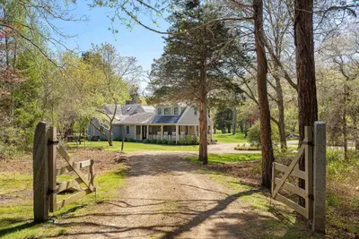 15 Tamarack Lane, Oak Bluffs MA — view 2
