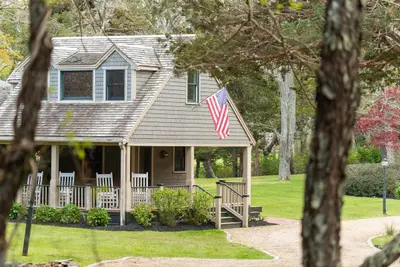 15 Tamarack Lane, Oak Bluffs MA — view 3