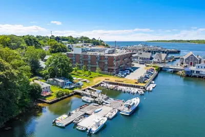 14 School Street, Falmouth MA — view 4