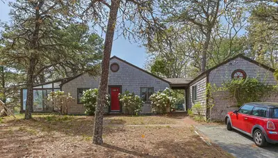 2 Brettwood Road