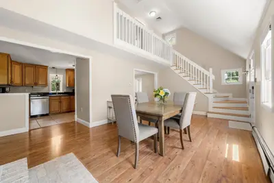 302 Ames Way