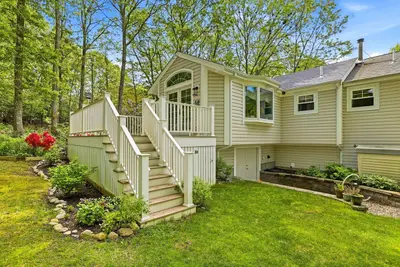 17 Briggs Avenue, Bourne MA — view 4