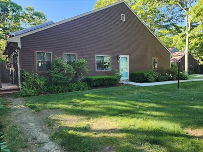 10 Roundhouse Road, Unit 10
