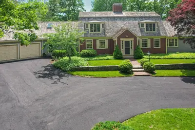 101 Two Ponds Road