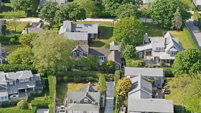 9 Carew Lane, Nantucket MA — view 2