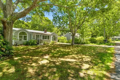 6 Parkwood Court, Yarmouth MA — view 2