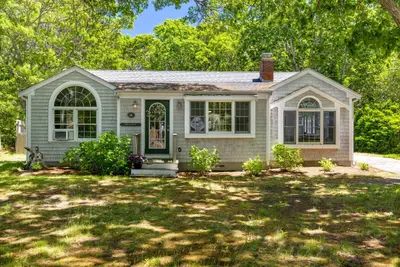 6 Parkwood Court, Yarmouth MA — view 4