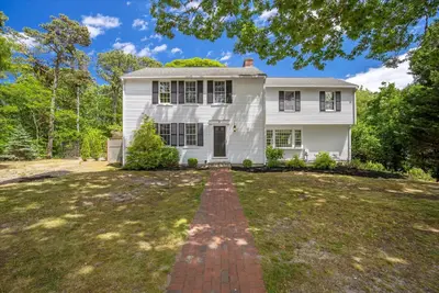 8 Winstons Path, Dennis MA — view 5