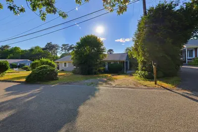 18 Cobb Avenue, Unit 18
