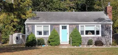 10 Ellis Drive