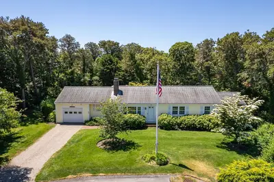 35 Oakridge Circle