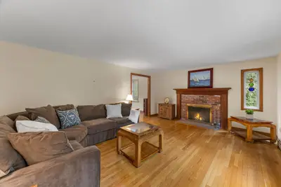 4 Carver Drive, Sandwich MA — view 3