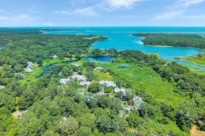 40 Hidden Cove Road, Oak Bluffs MA