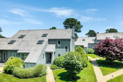 40 Hidden Cove Road, Oak Bluffs MA — view 2