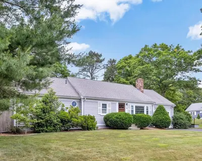 16 Pine View Drive