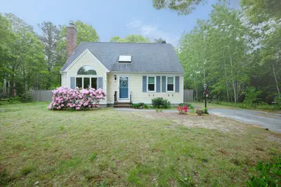 95 Rockville Avenue