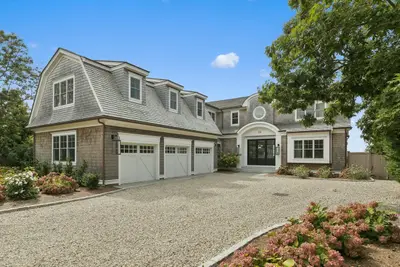 24 Westwood Road, Falmouth MA — view 3