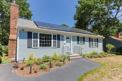 81 Aunt Sophie's, Brewster MA — view 2