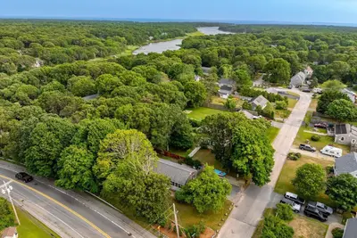 579 E Falmouth Highway, Falmouth MA — view 2