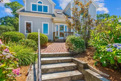 24 Bluff Avenue