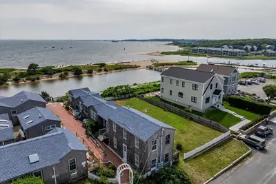 9 Windemere Road, Unit 10, Yarmouth MA