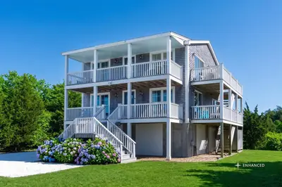 28 Beach Road, Oak Bluffs MA