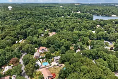 25 Deepwood Drive