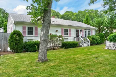 25 Deepwood Drive, Falmouth MA — view 4