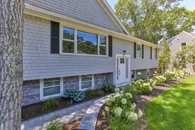 11 Madeline Road, Falmouth MA — view 3