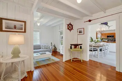 59 Tuckernuck Avenue, Oak Bluffs MA — view 4