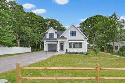 19 Puritan Road