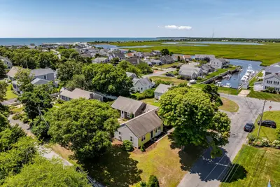 11 Gateway Street, Unit 1, Yarmouth MA