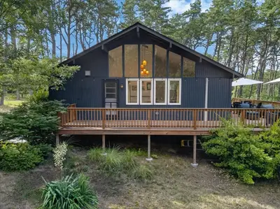 80 Pineneedle Road, Wellfleet MA