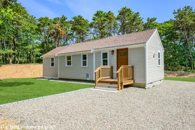 95 Shore Road, Unit 8