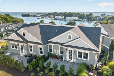 533 Woods Hole Road, Unit D101