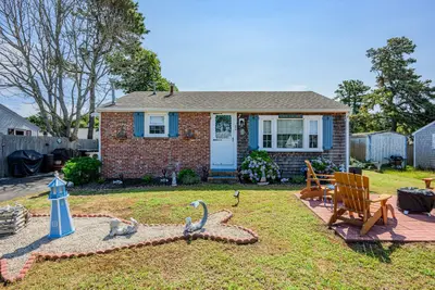 26 Wixon Road, Dennis MA