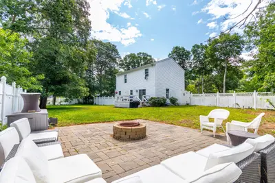 8 Hampden Road, Falmouth MA — view 3