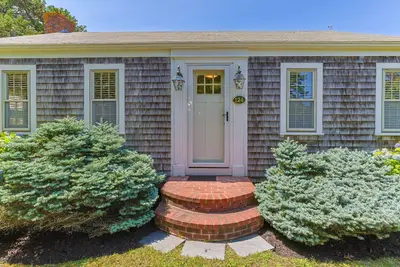 124 Pleasant Street, Chatham MA — view 3