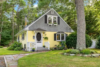 95 Winslow Road, Falmouth MA
