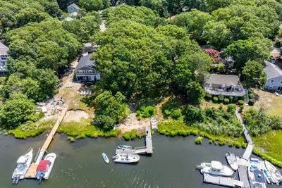 199 Edgewater Drive W, Falmouth MA — view 3