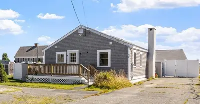 49 Freeman Avenue