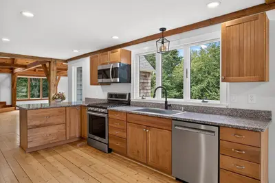 180 School Street, Barnstable MA — view 4