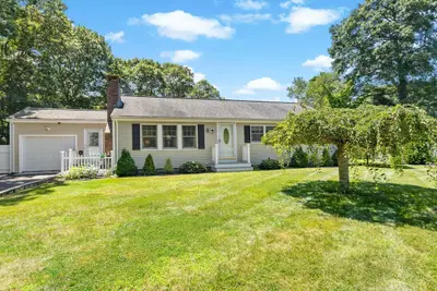 4 Deepwood Drive, Falmouth MA — view 3