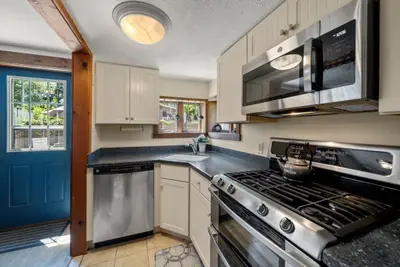 20 East Road, Mashpee MA — view 5