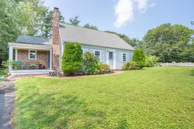 1 Bayberry Road, Yarmouth MA — view 2