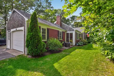 7 Bent Bluff Lane, Yarmouth MA — view 3